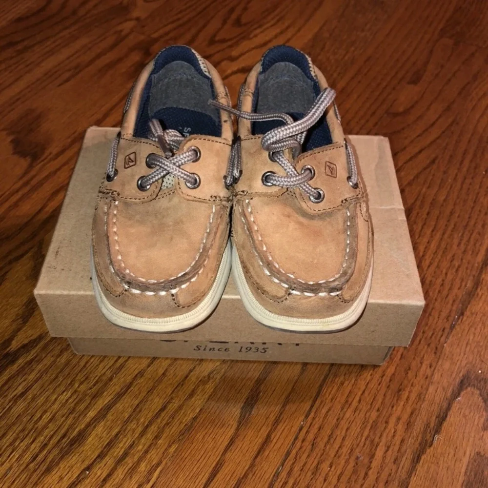Sperry Tan Moccasin Boat Shoes Size 7.5M